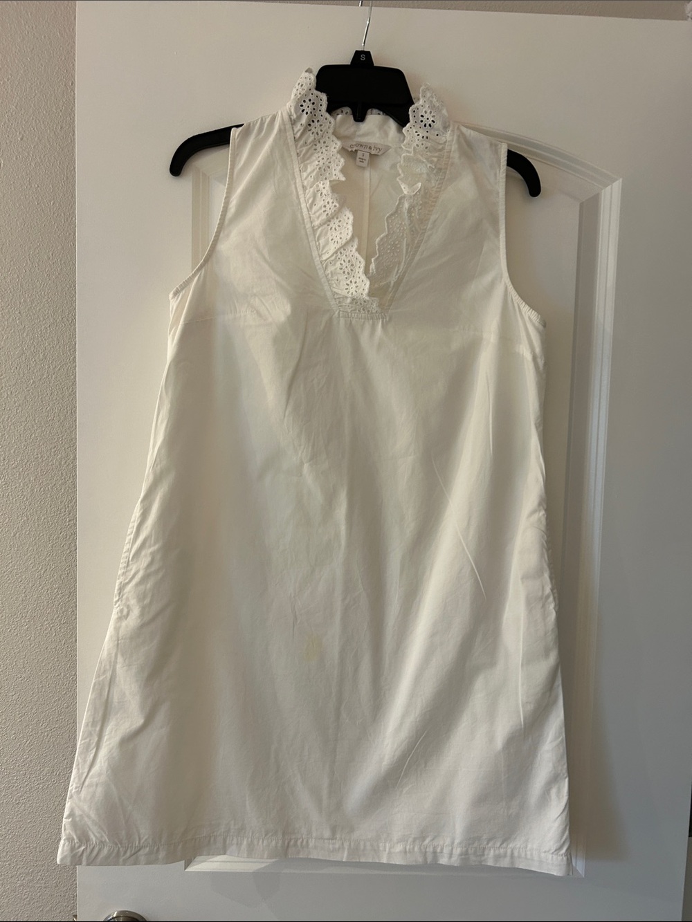 crown & ivy White Eyelet trim 💯 Cotton Sleeveless Shift Dress